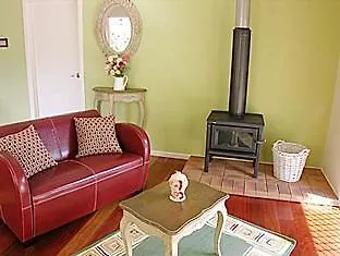 Apple Tree Cottage מונטוויל 0*,